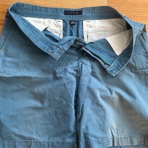 Tommy Hilfger blue cargo shorts size 33 waist great for going and or golfing.
